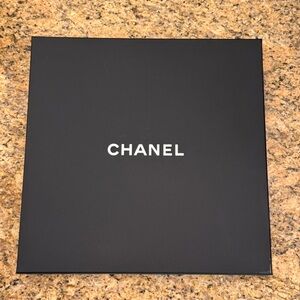 CHANEL  gift box Storage box 10.5in x10.5in